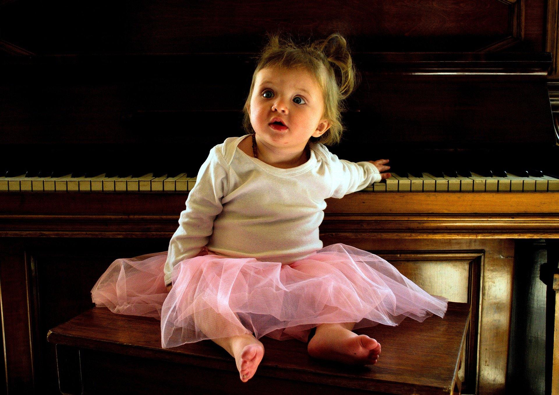 What is a Good Age to Start Piano Lessons?